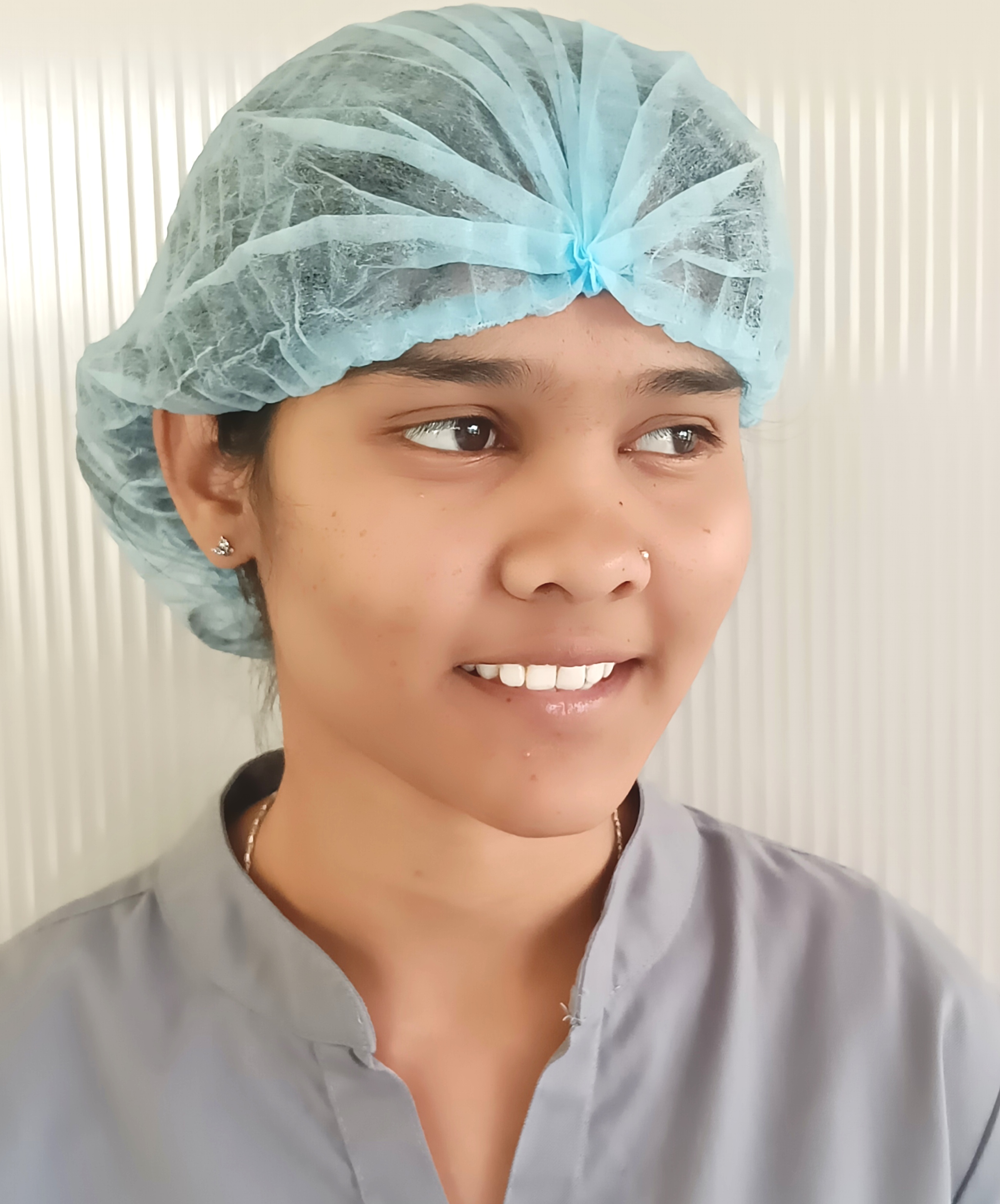 Disposable bouffant headcap worn in the clinic