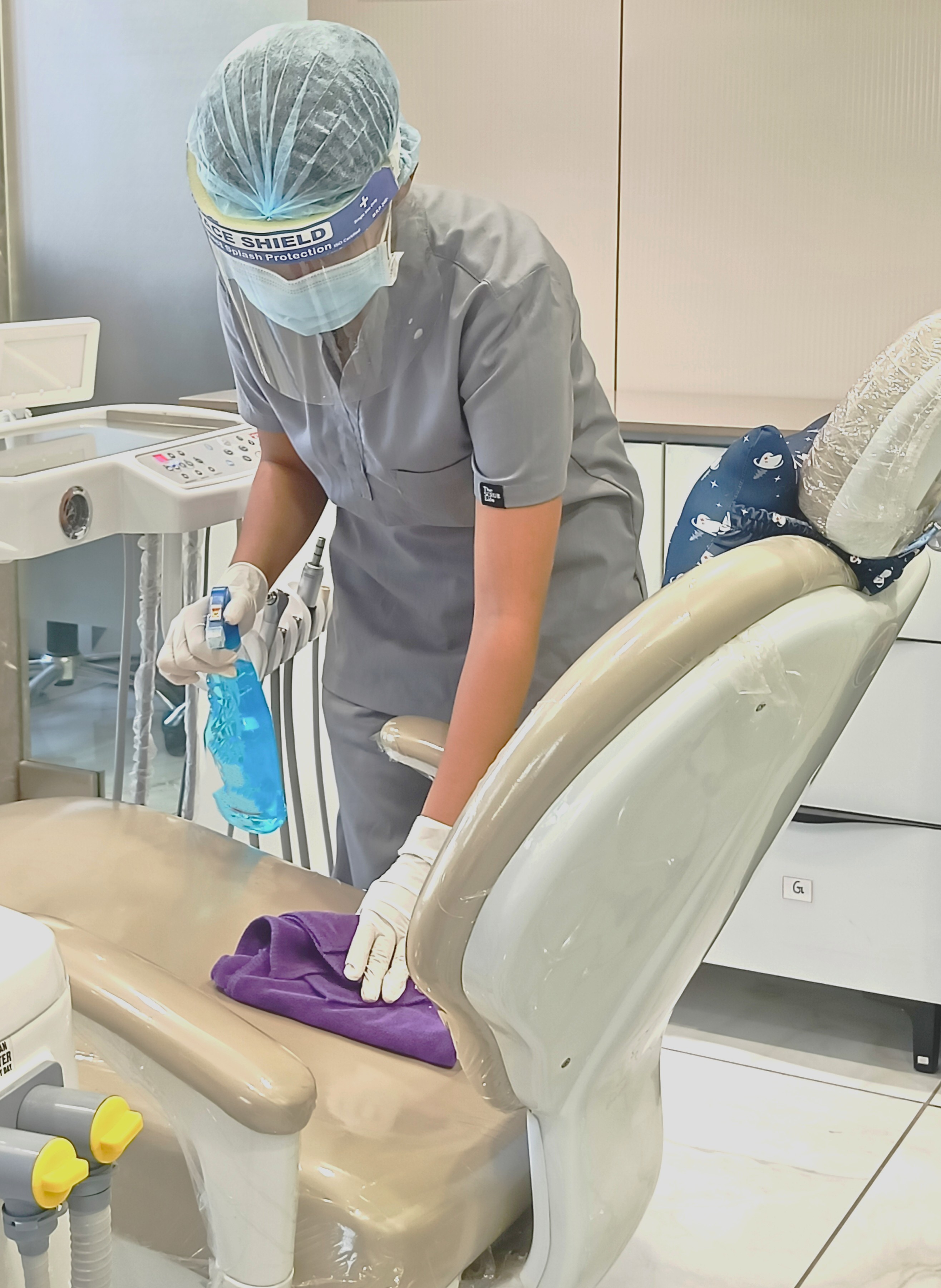 Wiping dental chair between treatments